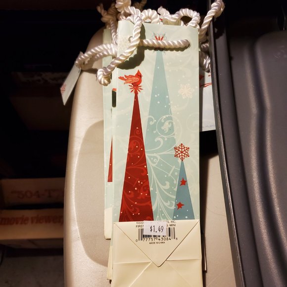 Epic Products Mini Gift Bags - Blue Trees "Cheers", Set of 7 New with Tag - Picture 2 of 3